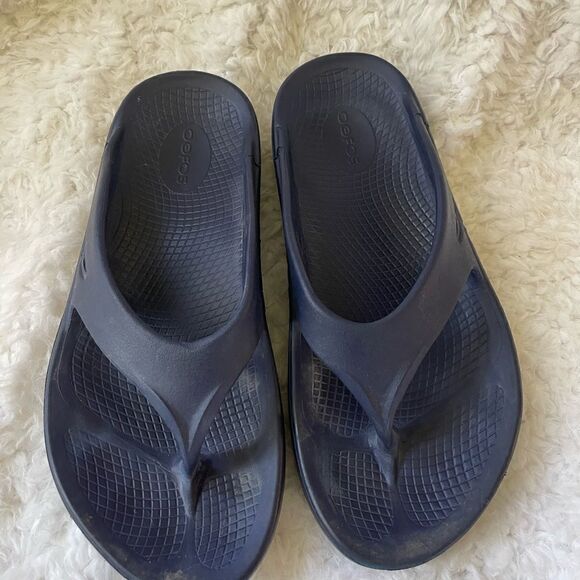 Unisex OOFOS original Navy Blue thong sandals Revolutionary OOfoam Size W 10 M8 - Picture 8 of 9